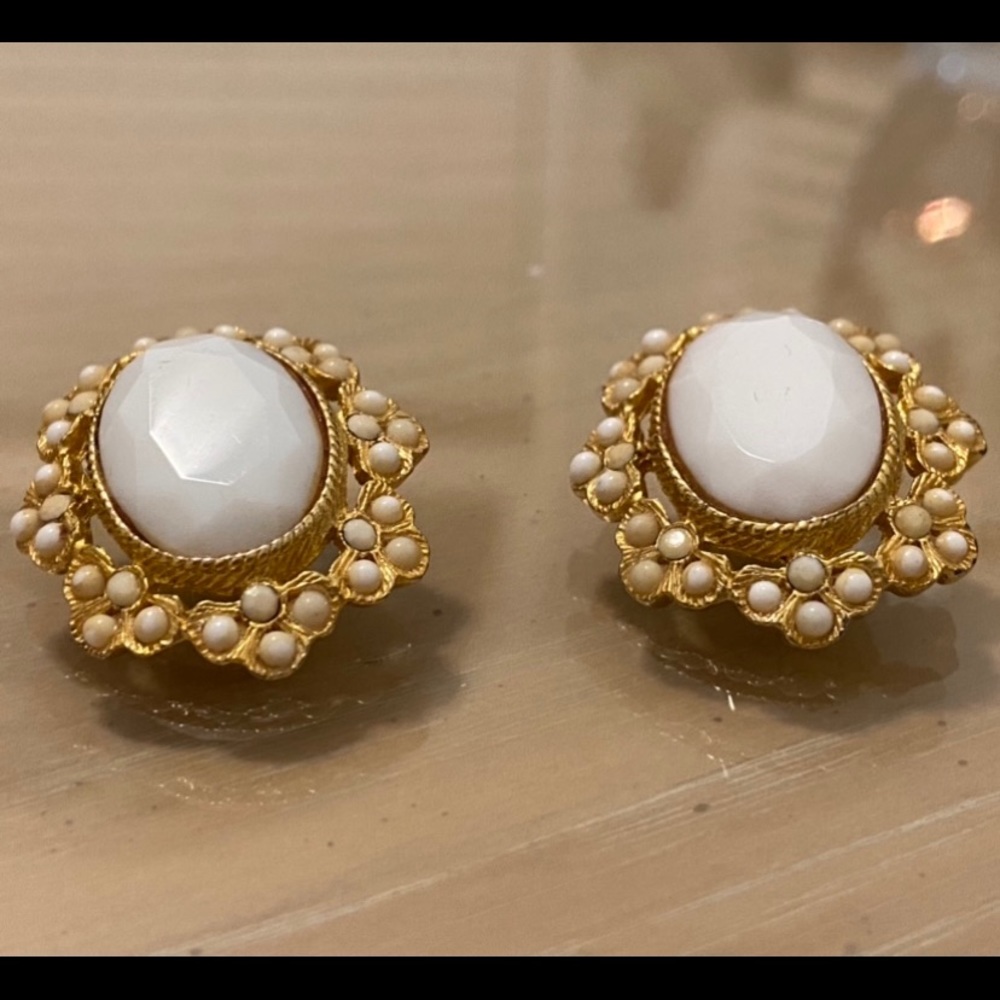 Lovely Vintage Set Brooch/ Pin & Clip Earrings - Picture 6 of 7